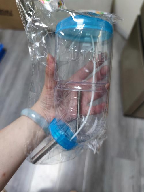兔子饮水\(兔子饮水器怎么用)